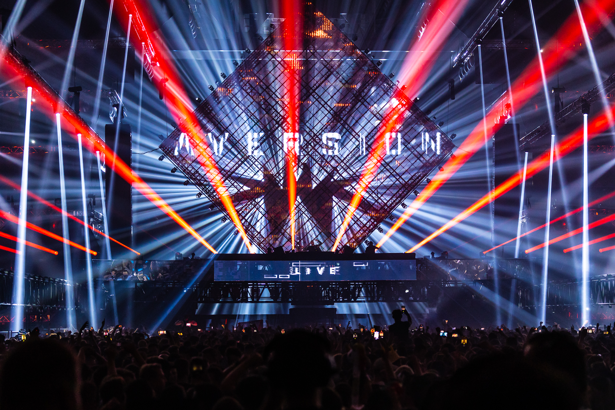 Supremacy — stage detail